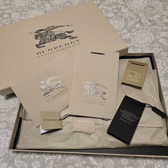 Burberry Leather Gloves - Picture 5 of 7